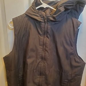 Gap synthetic vest